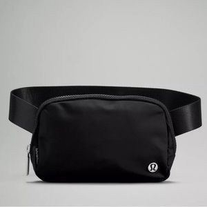 NWT Lululemon Everywhere Belt Bag
